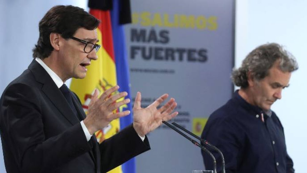 Salvador Illa y Fernando Simón, en una de sus comparecencias durante la pandemia.