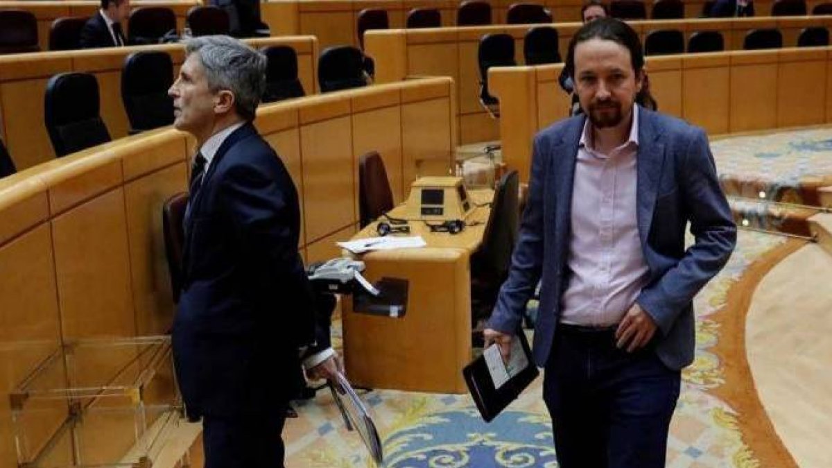 Marlaska e Iglesias, en un pleno del Senado.