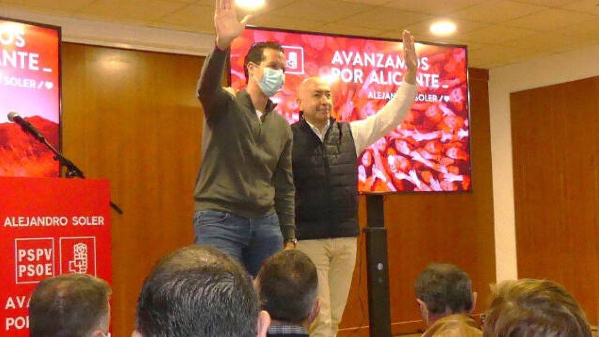 Alejandro Soler cuenta con el respaldo del alcalde de Elda y presidente de la FVMP Rubén Alfaro