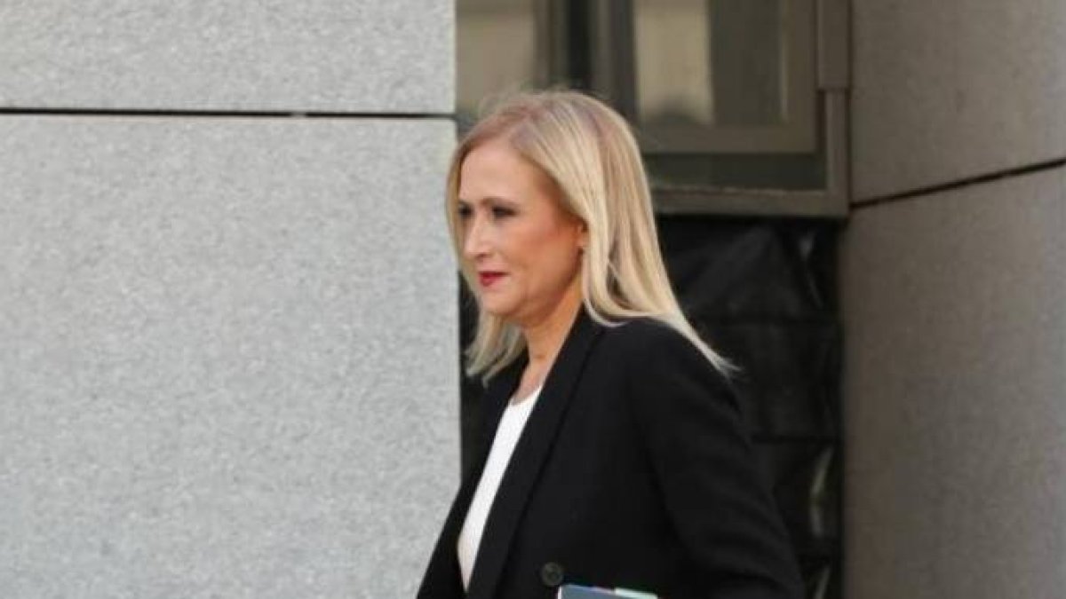 Cristina Cifuentes, en las puertas de la AN.