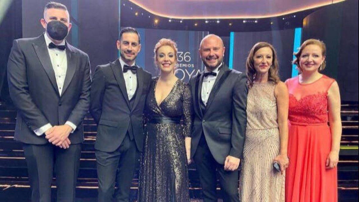 Cargos socialistas y de Compromís de la Diputación de Valencia en la Gala de los Goya, una de las múltiples fotos que publicitaron los perfiles de la institución