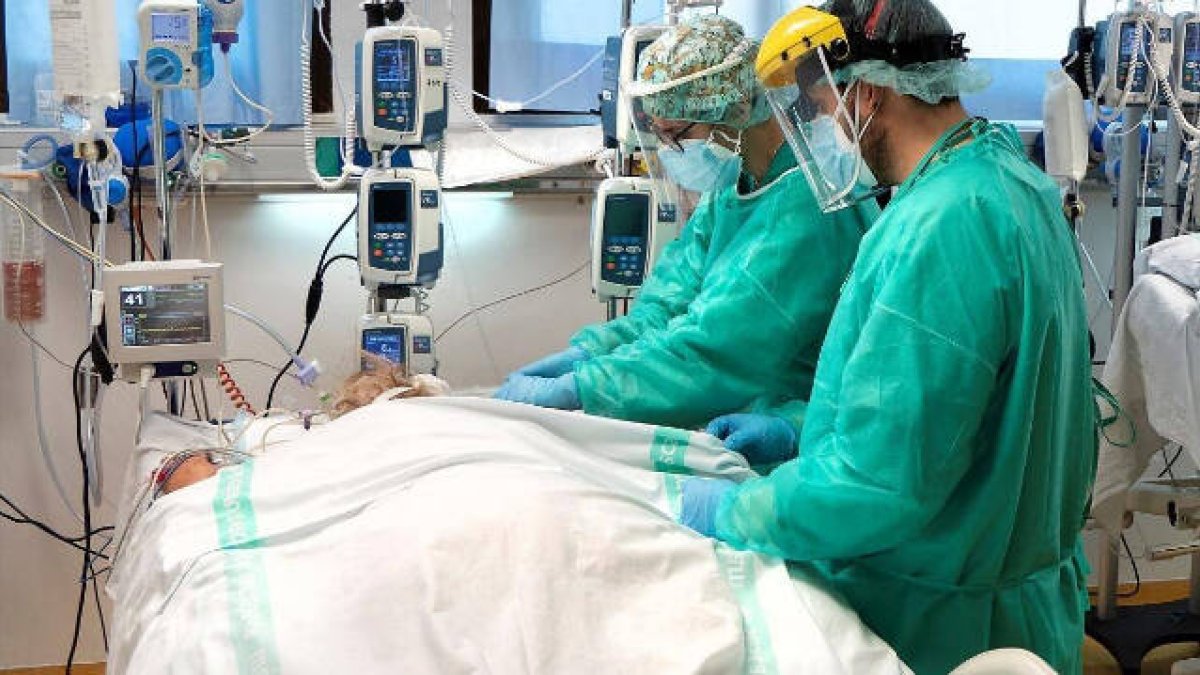 Los hospitales valencianos tienen 951 personas ingresadas, 173 de ellas en la UCI