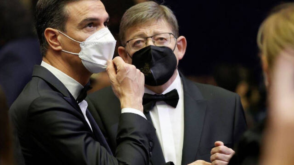 Ximo Puig y Pedro Sánchez en la gala de los Goya de Valencia. Foto Levante-EMV