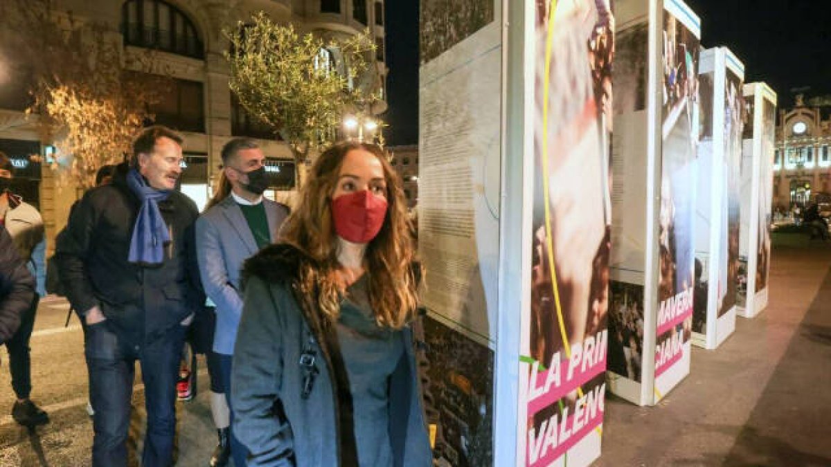 Concejales de Compromís en la inauguración de la exposición de 'primavera valenciana'