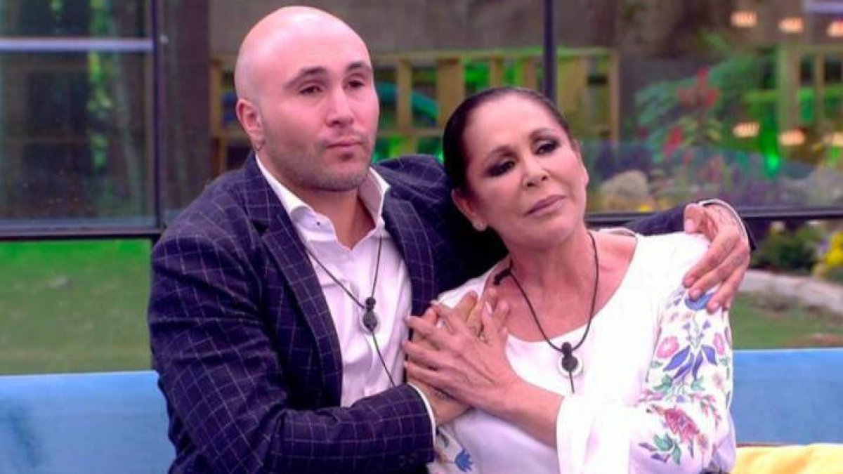 Kiko Rivera y su madre, Isabel Pantoja, otra vez lejos uno de otro.