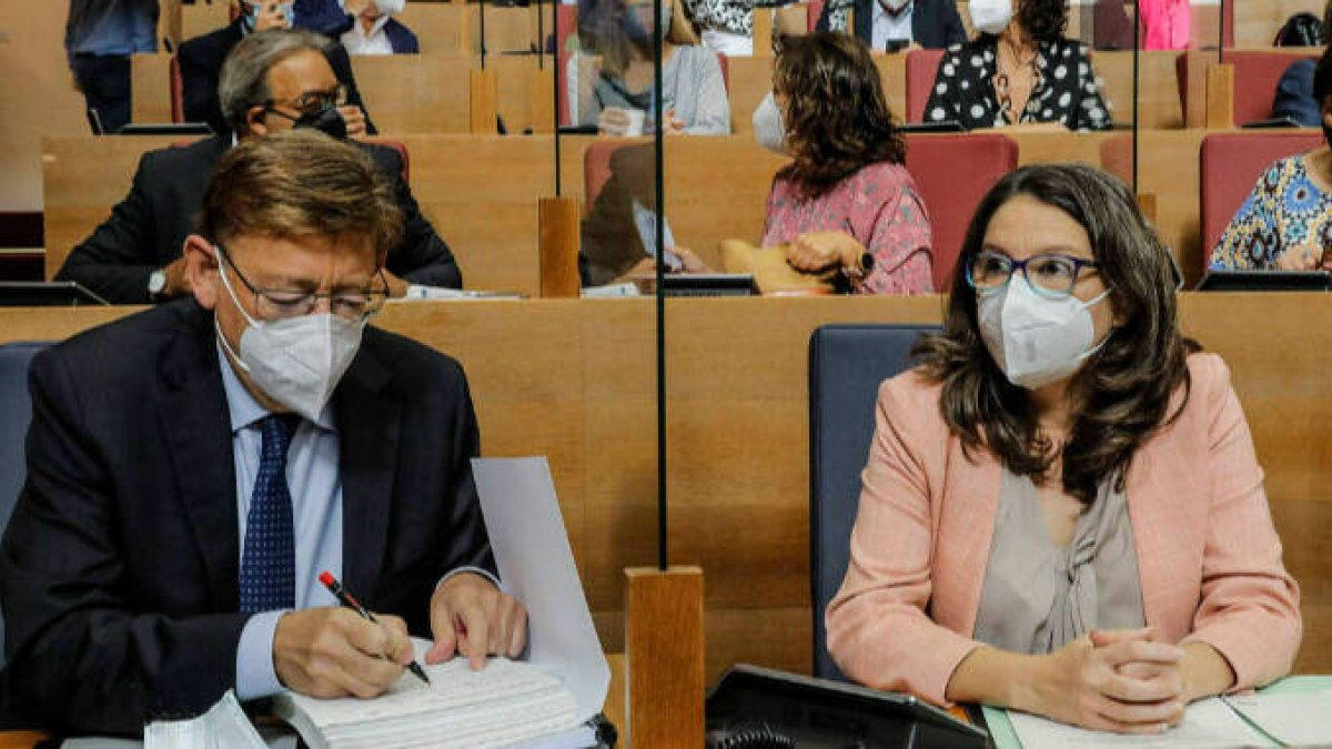 La vicepresidenta de la Comunidad Valenciana, Mónica Oltra, y el 'president' de la Generalitat, Ximo Puig,