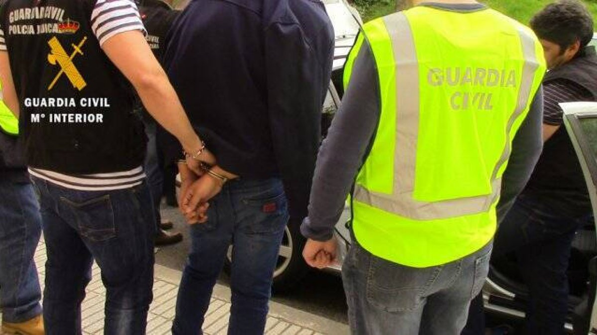 Cae una red criminal encargada de estafar a empresas en Castellón y Alicante
