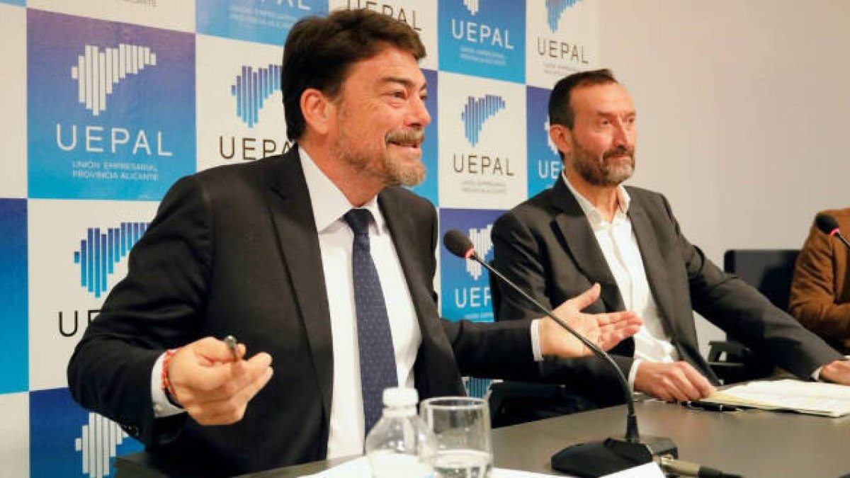 Luis Barcala y Carlos González en un acoto de UEPAL / archivo