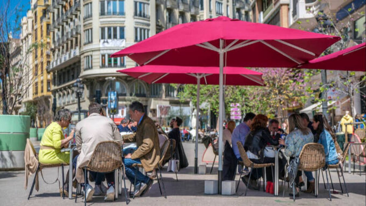 Desescalada: La hostelería podrá cerrar a las 22 horas y se amplía los aforos