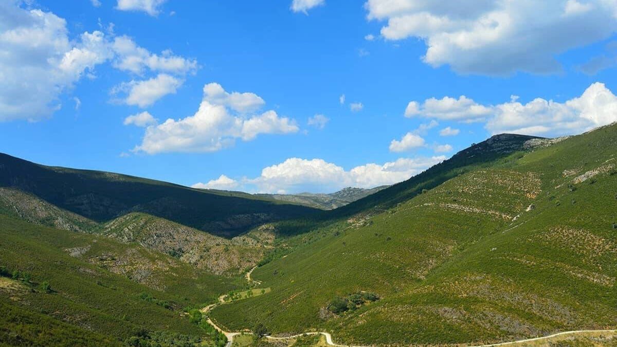 Casas rurales en la Sierra de Madrid. El Atazar. (Foto Jesus Lastra en Flickr)