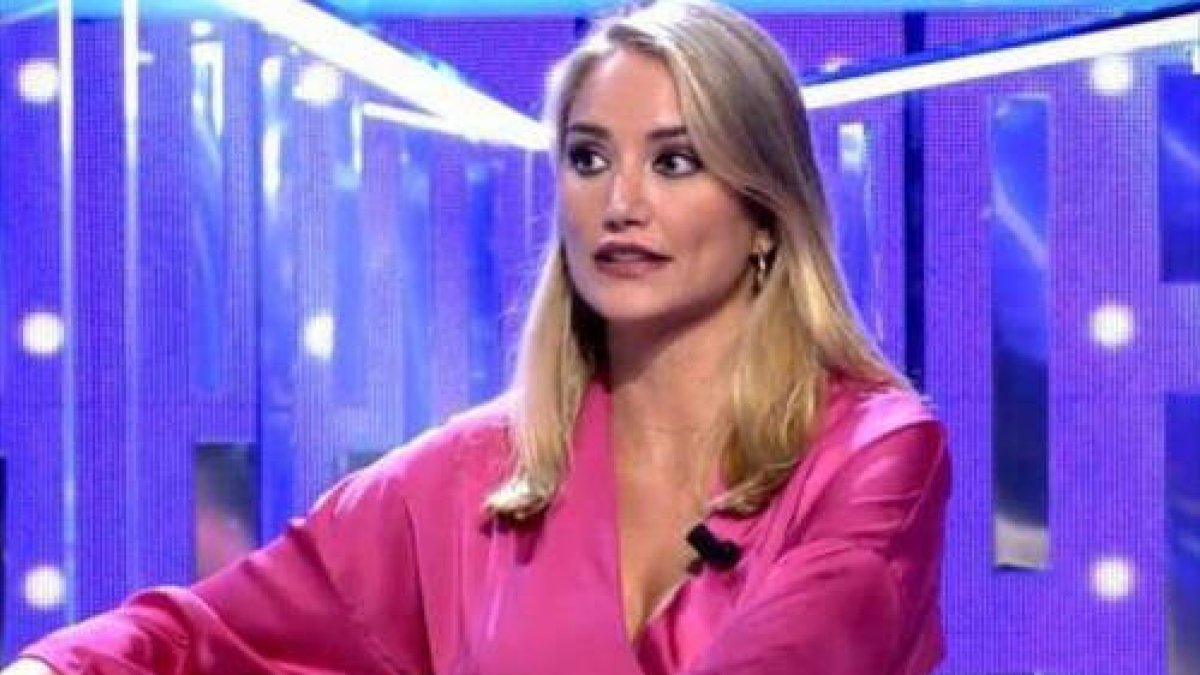 Alba Carrillo, a rey muerto, rey puesto.