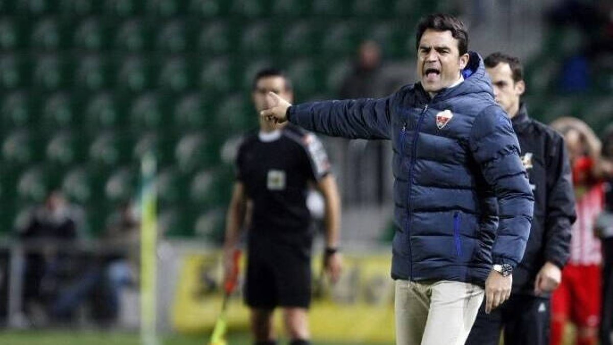 Alberto Toril, en una imagen de archivo cuando entrenaba al Elche.