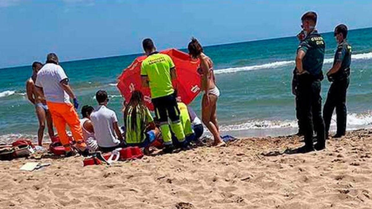 Imagen de archivo de un rescate en la playa