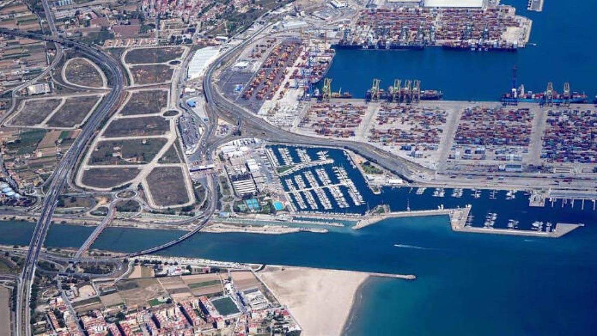 ¿Vamos a permitir que paralicen la ampliación del puerto de Valencia?