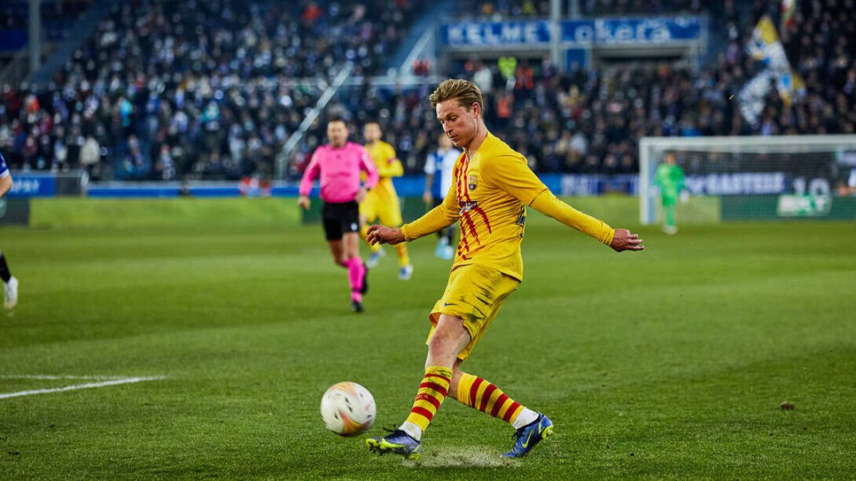 Frenkie de Jong, durante el partido del Barcelona frente al Alavés