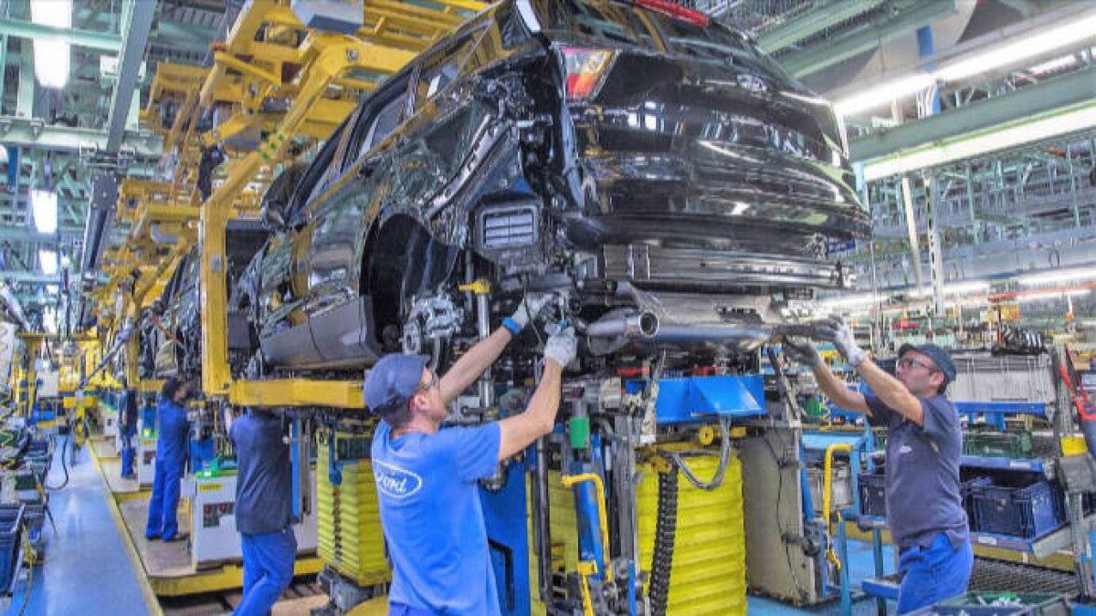 Ford Almussafes hace piña para luchar por su futuro eléctrico