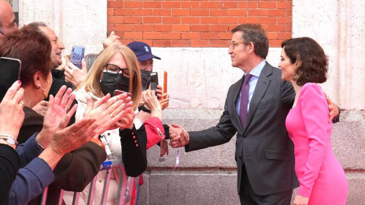 Isabel Díaz Ayuso y Alberto Núñez Feijóo en una imagen compartida en Twitter por el líder del PP