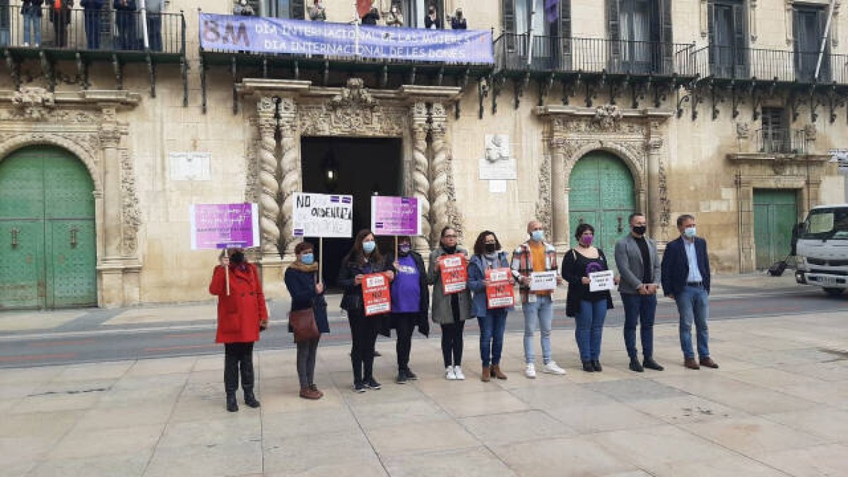 Los concejales de PSOE, Compromís y Podemos no han tenido éxito en su convocatoria