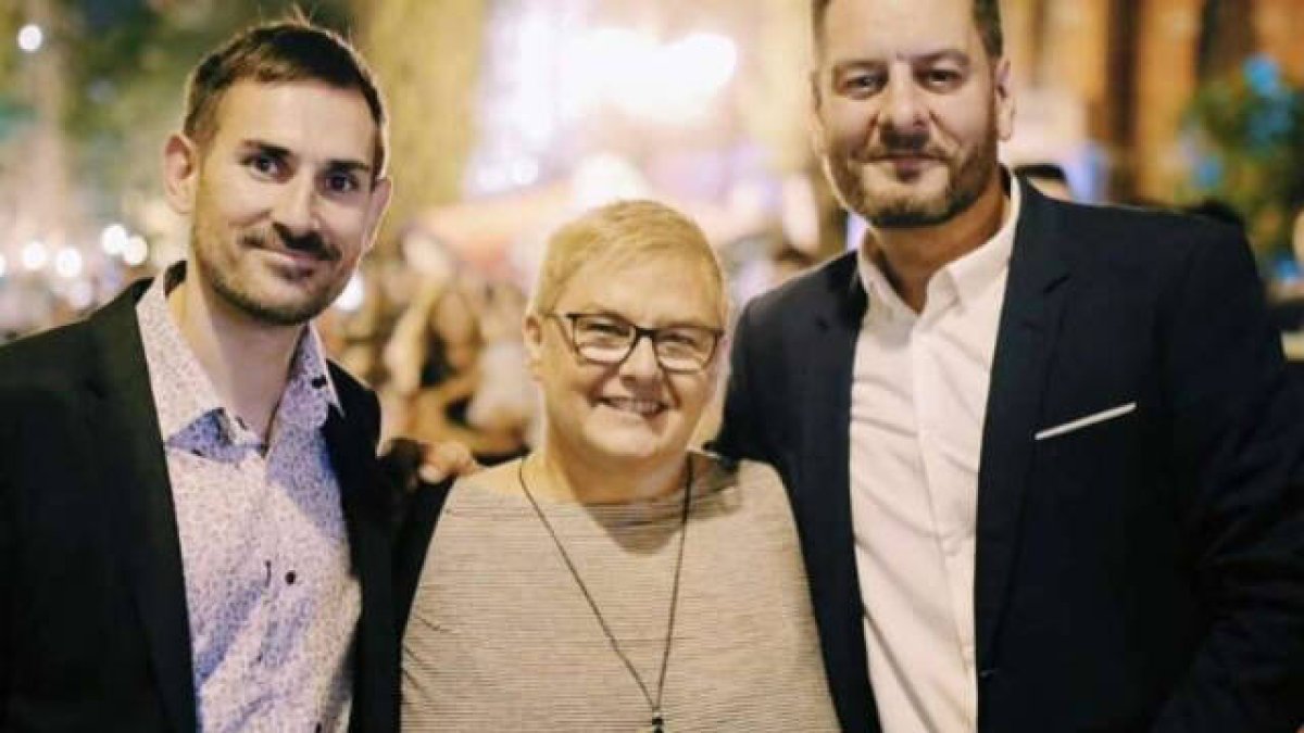 Sergi Campillo y Luisa Notario, los denunciados, junto a Galiana
