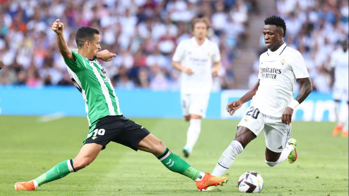 Vinicius, en una jugada del partido del sábado ante el Real Betis.