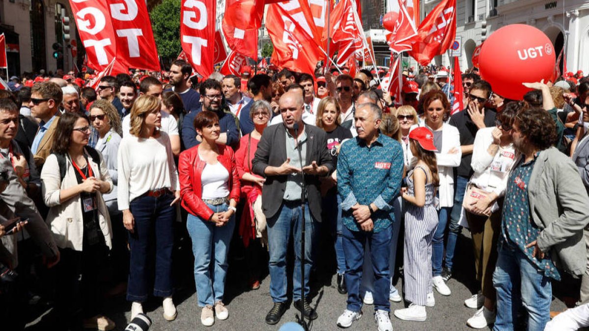 Parte del Gobierno y los dos líderes de UGT y CC.OO