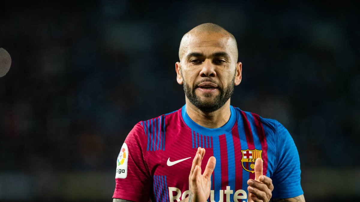 Dani Alves durante un partido con el Barcelona.