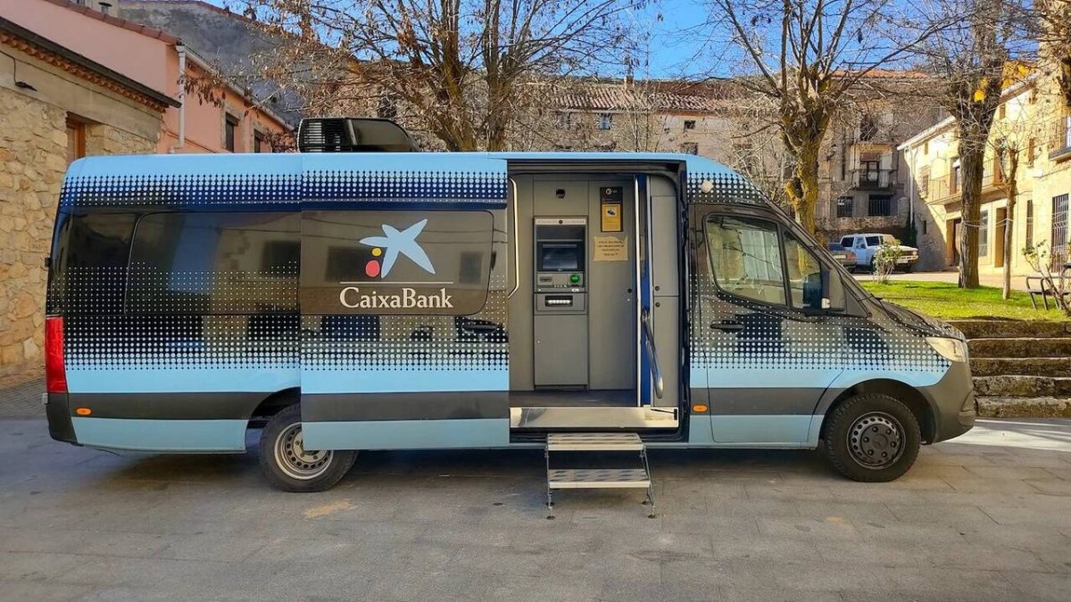 CaixaBank atiende a más de 600 municipios en riesgo de exclusión