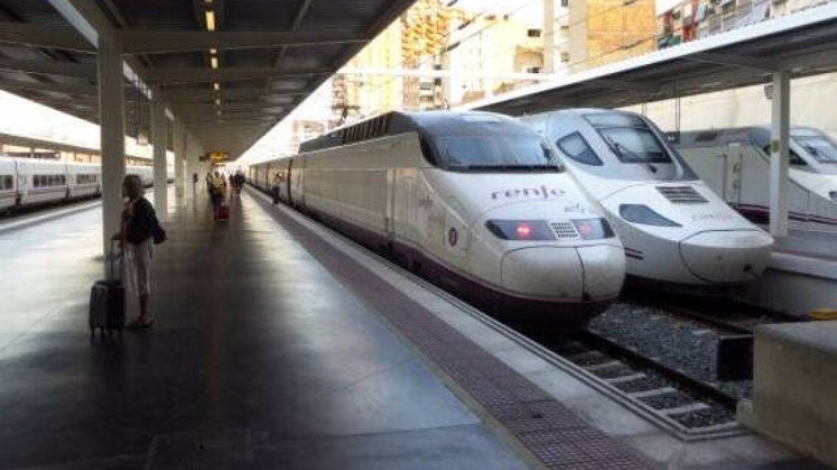 La RENFE, “no pasa nada porque Dios no quiere”