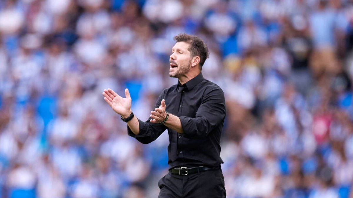 Simeone aplaude a sus jugadores durante el partido del pasado fin de semana.