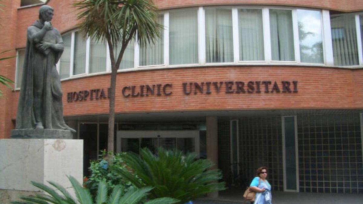 Una donación de Amancio a un hospital lleva un año parada por falta de licencia