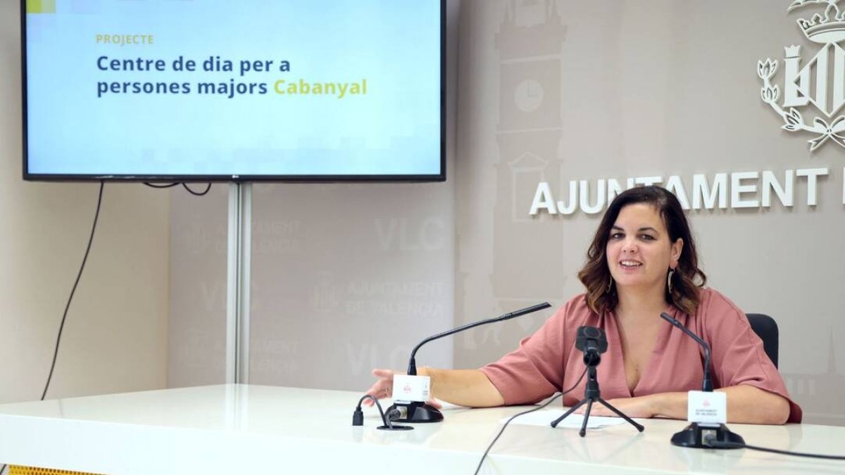 Imagen archivo de Sandra Gómez, vicealcaldesa de València, durante la rueda de prensa de la presentación del Centro de Día de personas mayores del Cabanyal - AJUNTAMENT DE VALÈNCIA
