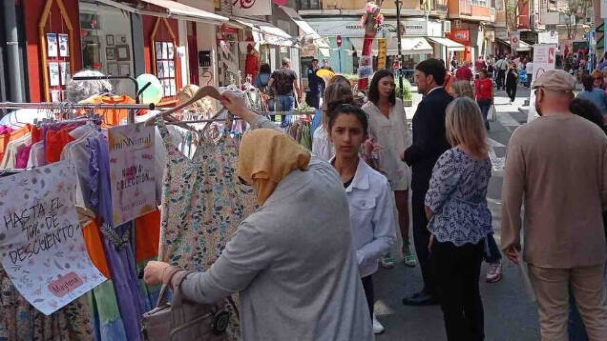 'Fiesta de la Primavera-Alternativa Cultural' en la calle Poeta Quintana