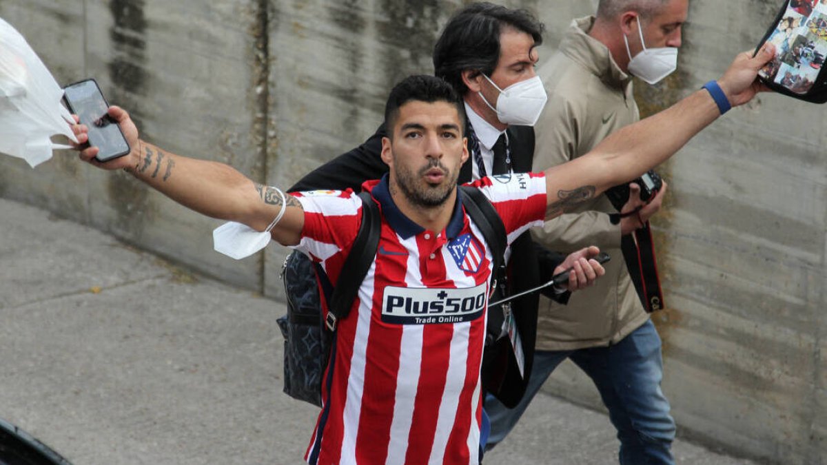 Luis Suárez, celebrando el título en Valladolid.