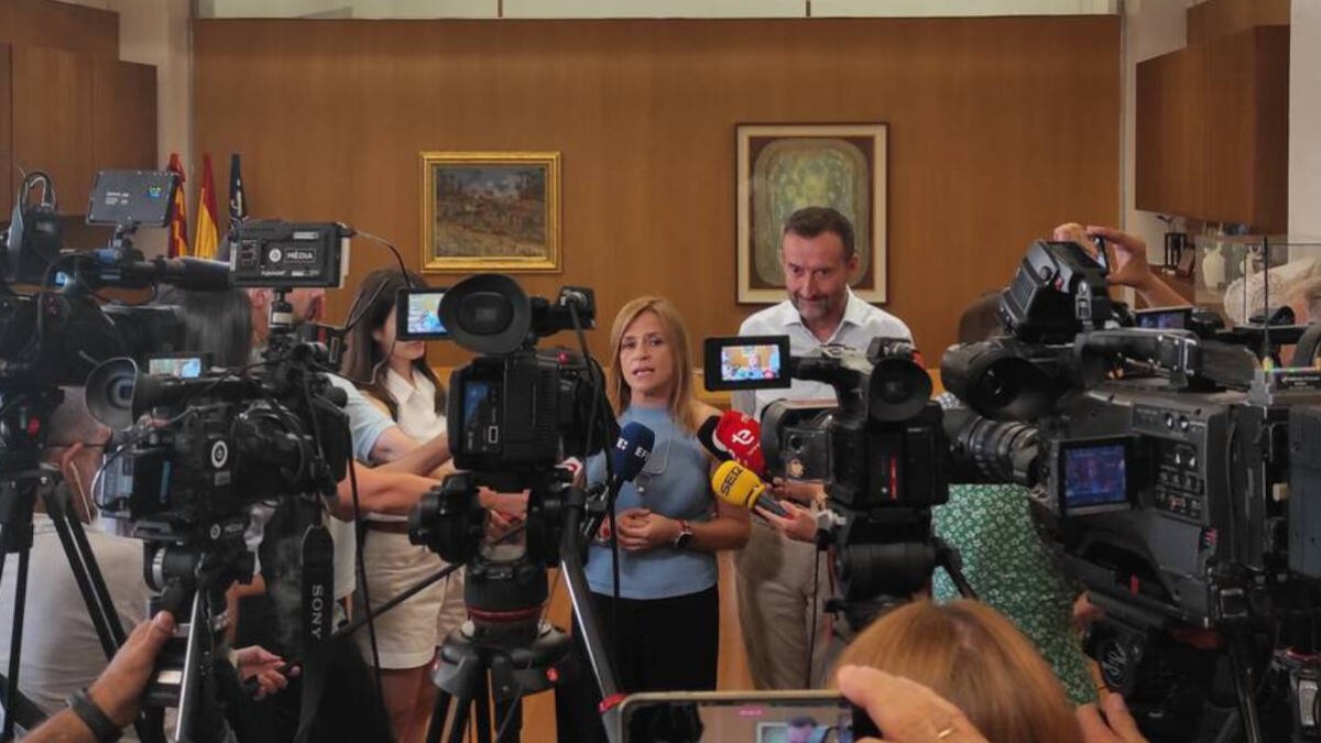 El alcalde pide a Delegada del Gobierno convencer a Iceta para cesión de la Dama