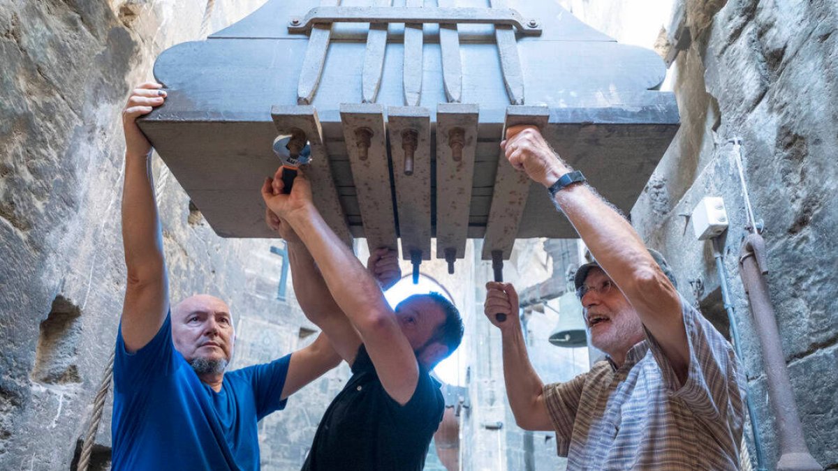 Campaners en el Micalet de la Catedral de Valencia.