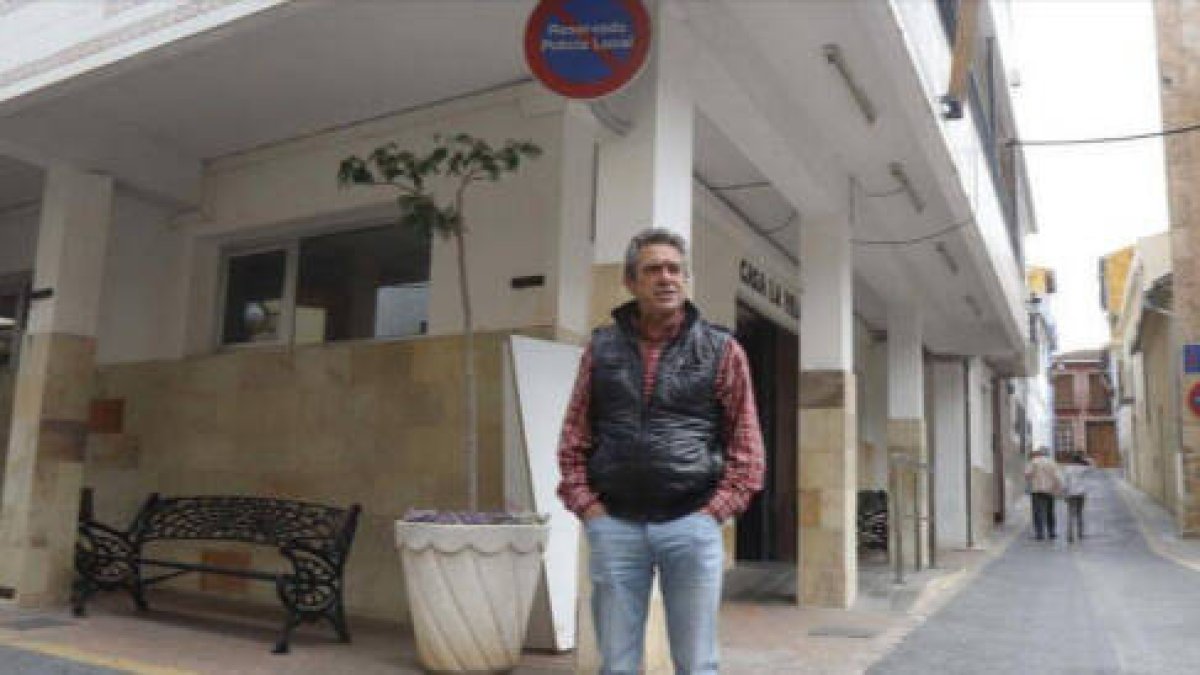Manolo Bono, candidato a la alcaldía de Catadau que defendió a un hombre que apuñaló a su mujer