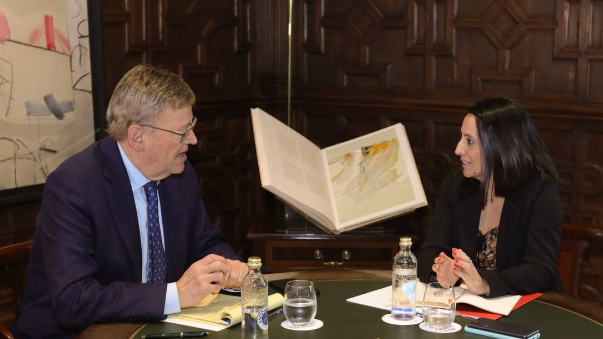 El presidente de la Generalitat, Ximo Puig, la consellera de Política Territorial, Obras Públicas y Movilidad, Rebeca Torró.