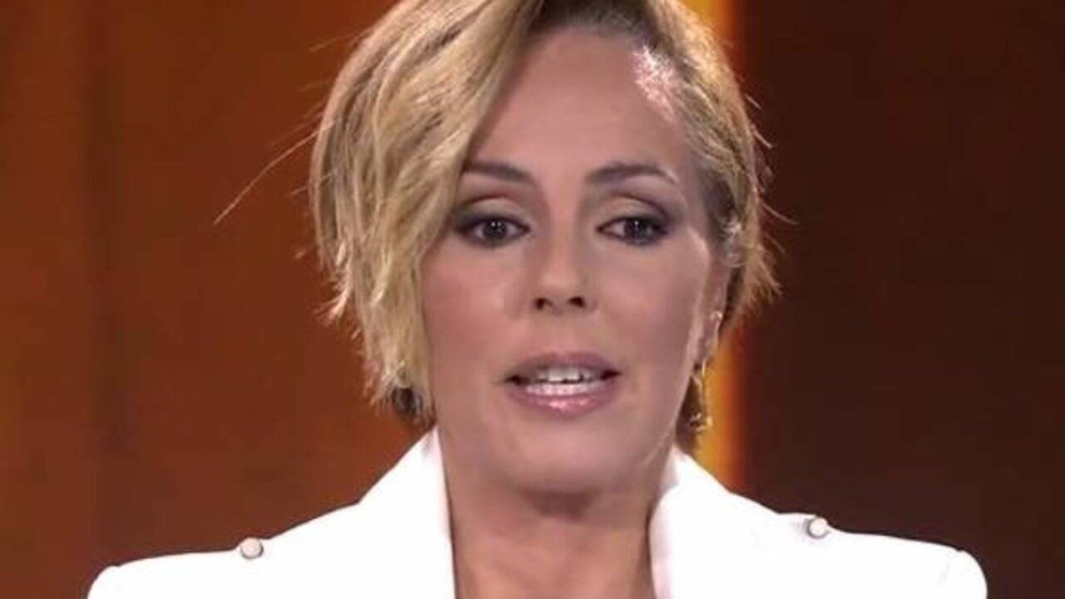 Rocío Carrasco está dispuesta a responder a todo con papeles.