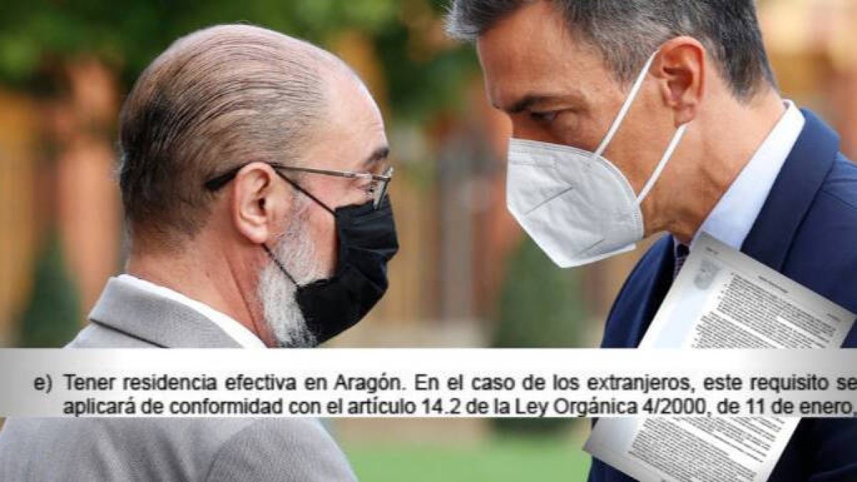 Pedro Sánchez y Javier Lambán, junto al decreto que regula el subsidio para 