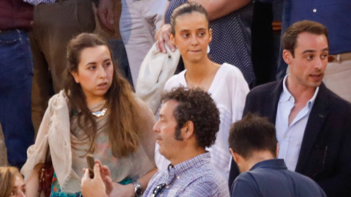 Victoria Federica y su amigo en Las Ventas.