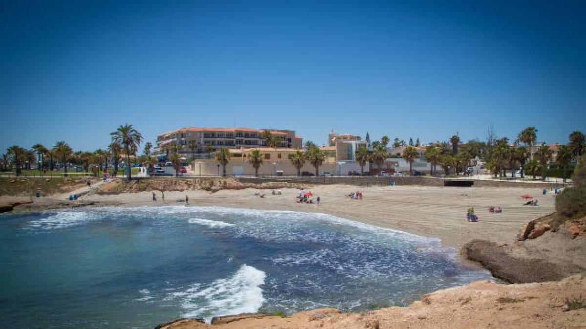Reabiertas las 3 playas de Orihuela donde se detectó contaminación en el agua