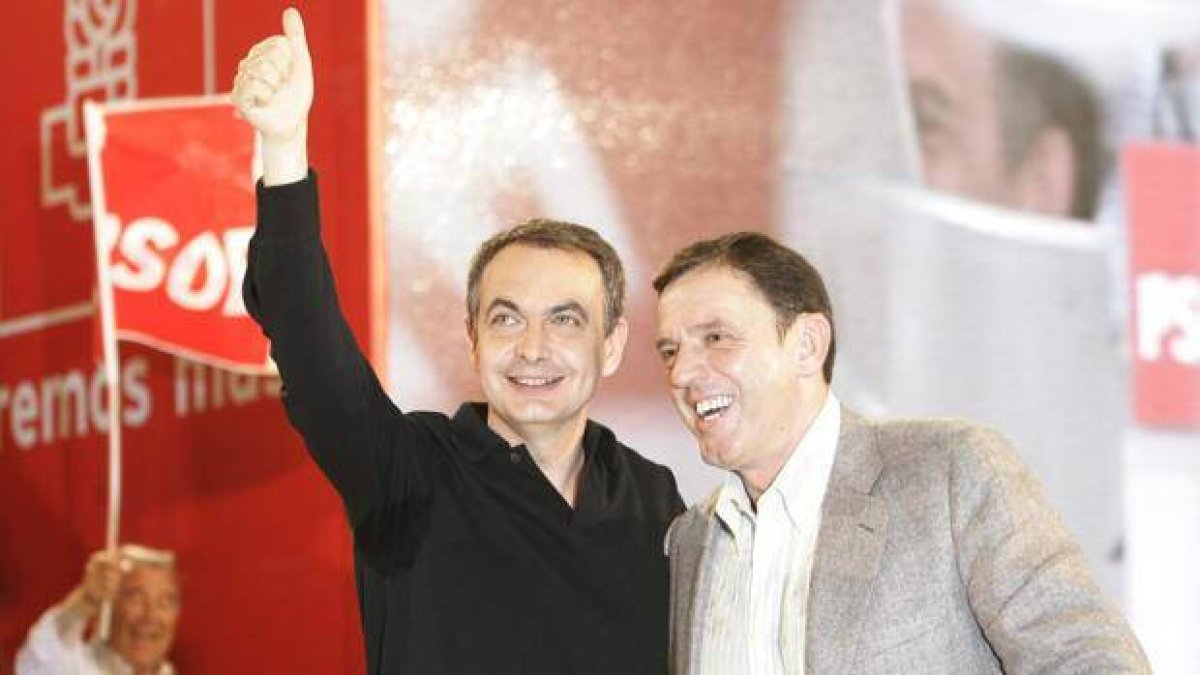Joan Ignasi Pla junto a Zapatero en un mitin