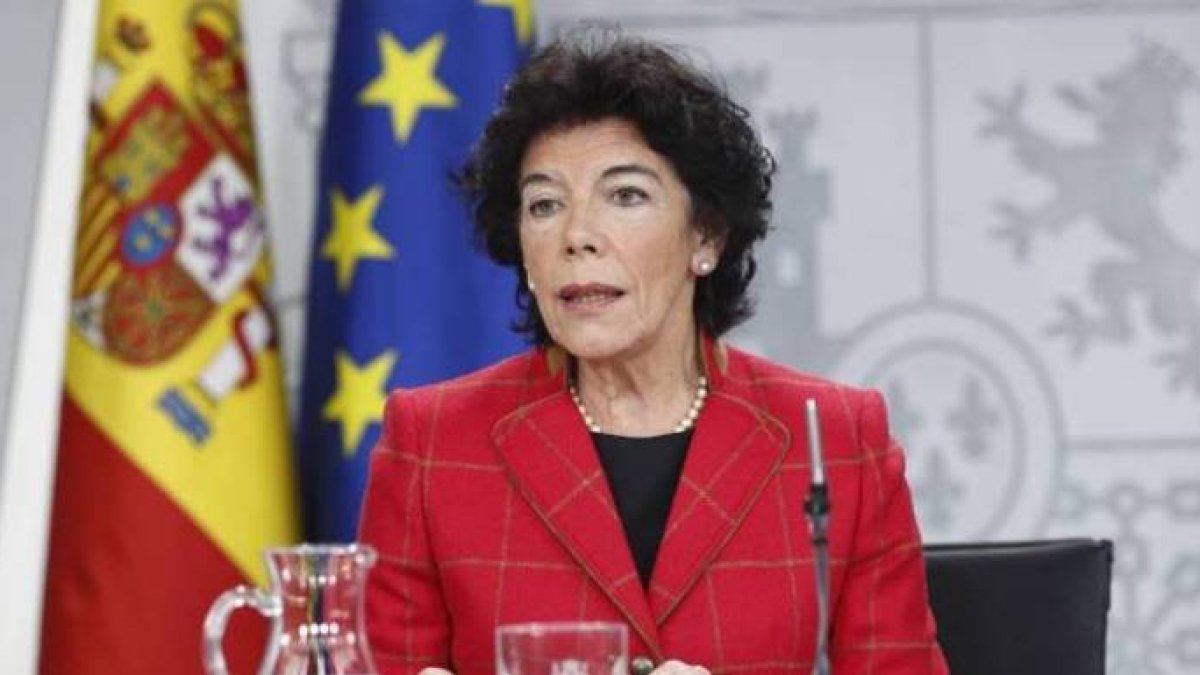 Isabel Celaá en su etapa de portavoz del Gobierno.