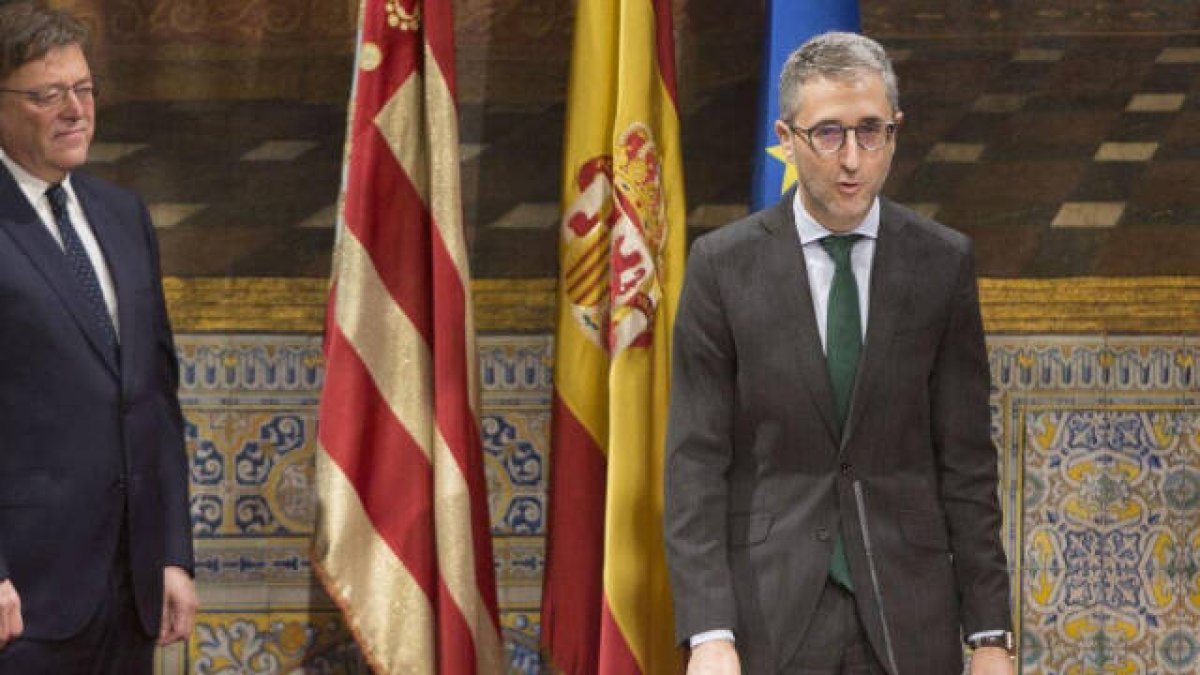 Imagen de archivo del conseller de Política Territorial, Arcadi España, durante su promesa como conseller en el Palau de la Generalitat.