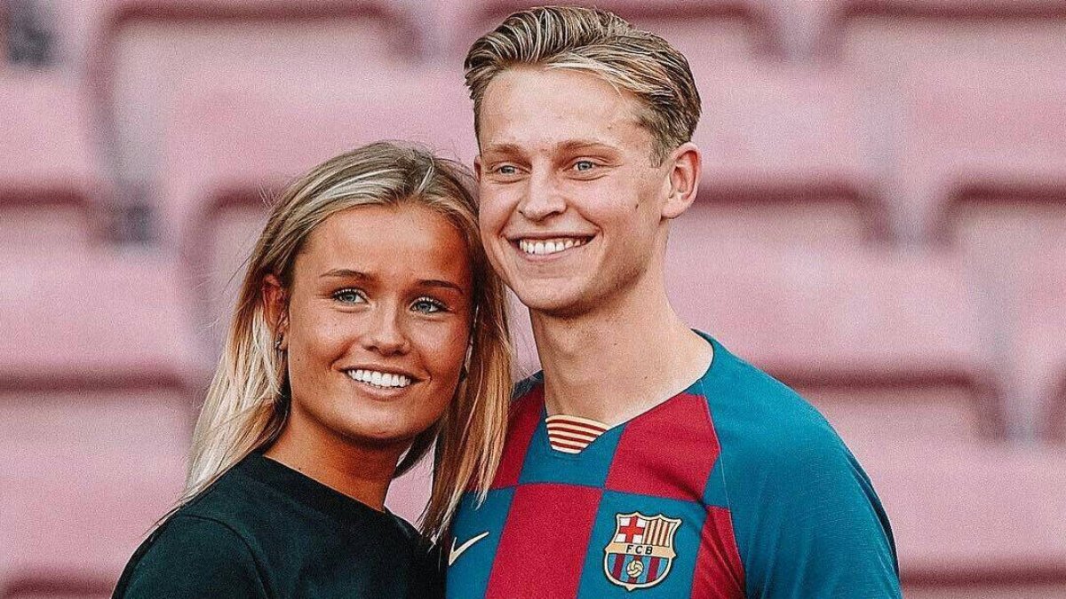 Mikky Kiemeney y Frenkie de Jong, en la presentación del neerlandés como jugador del FC Barcelona.