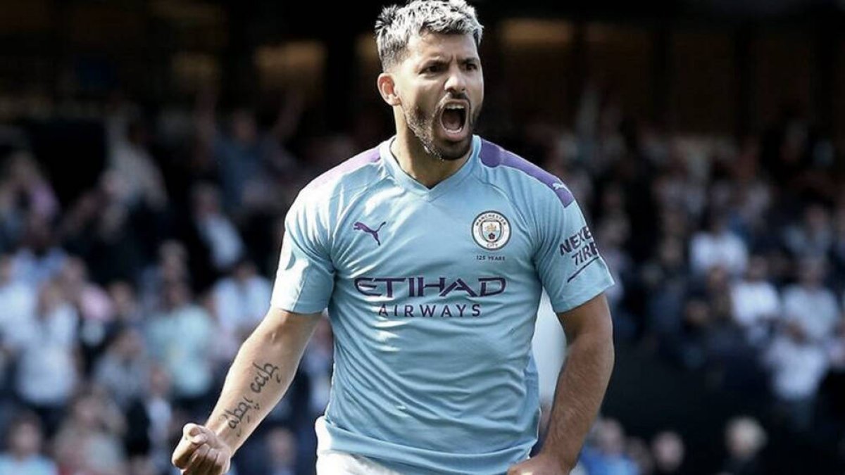 Agüero pasa revisión médica de su rodilla con el Barça