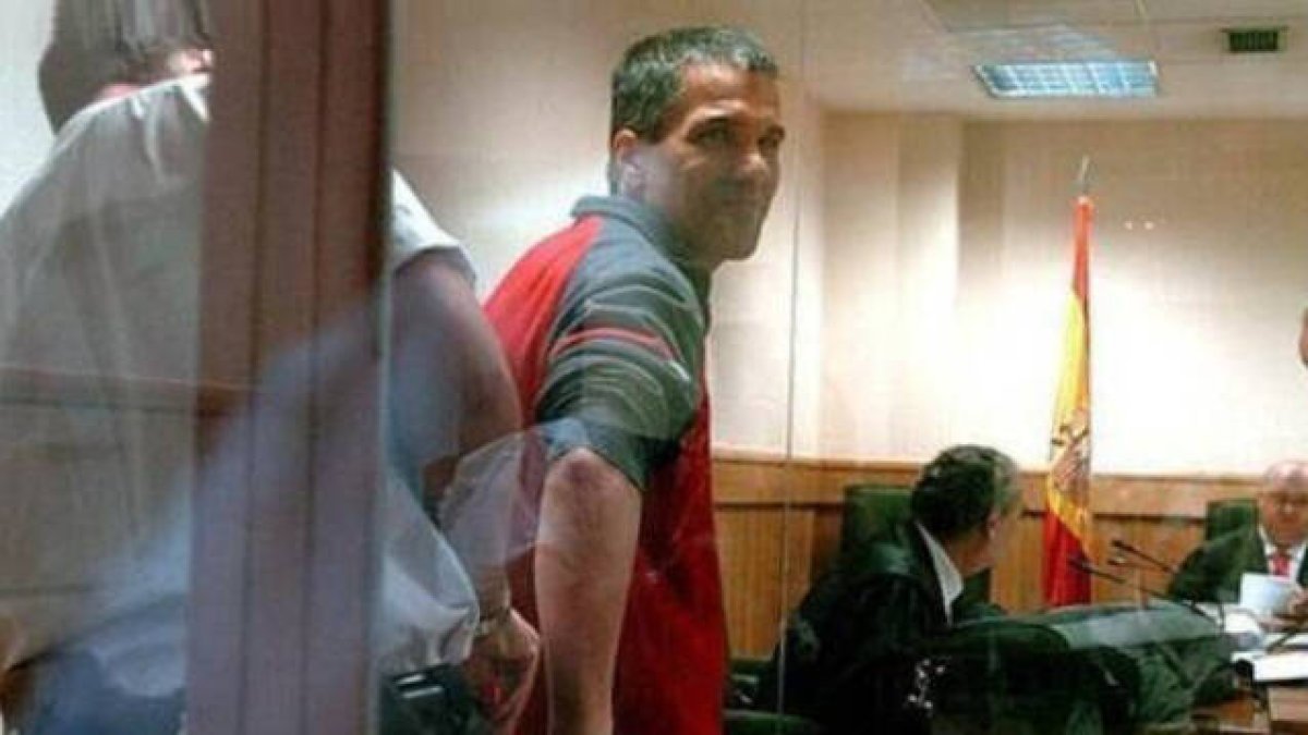 El sanguinario Juan Carlos Iglesias Chouzas, ‘Gadafi’, durante una sesión de uno de sus juicios por asesinato