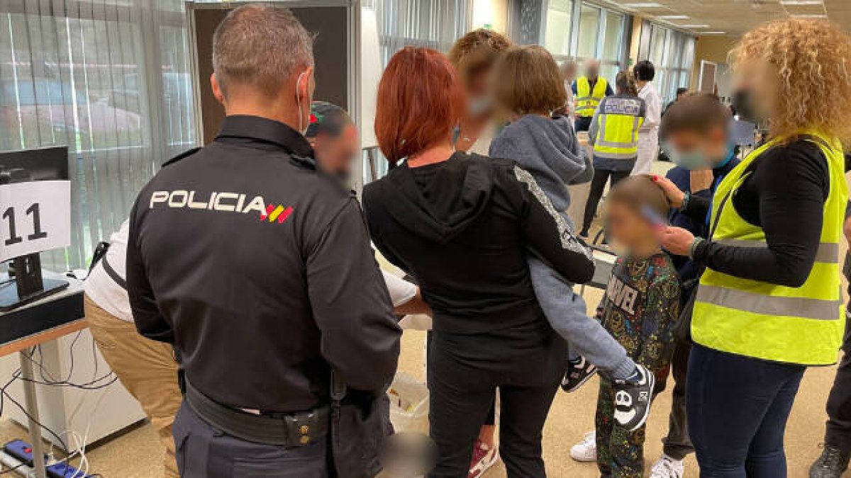 La Policía Nacional atiende de lunes a domingo la tramitación de documentos a ucranianos