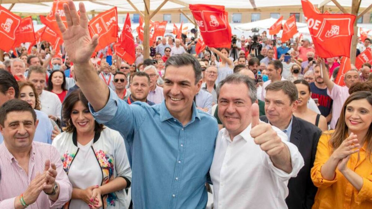 Pedro Sánchez y Juan Espadas