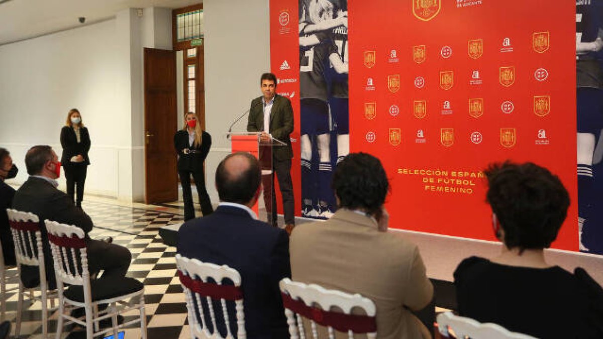 El presidente de la Diputación de Alicante durante la presentación del partido